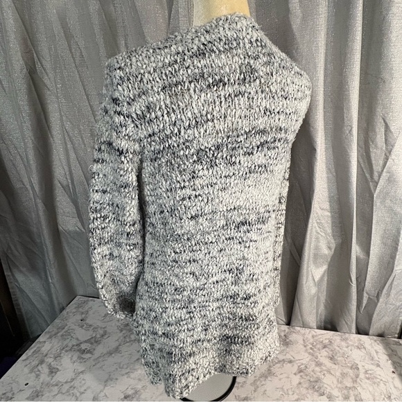 Madison Lilly Sherpa cardigan, Sherpa hoodie, woman’s sweater, size medium - Picture 9 of 16